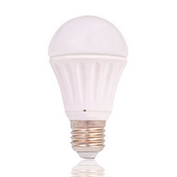 Platinium LED žárovka E27, 7W