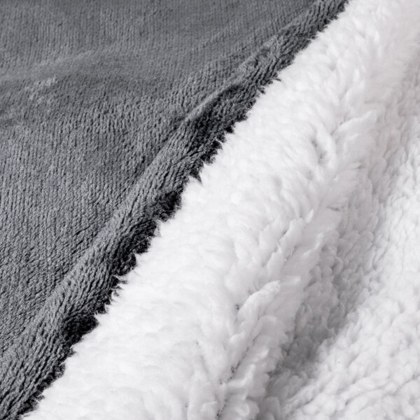 detail-mikina_seda_1.jpg